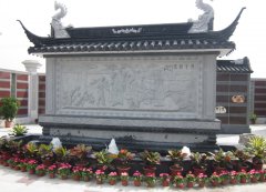 《妙手回春》浮雕墙：医术传承与工艺匠心的立体诠释